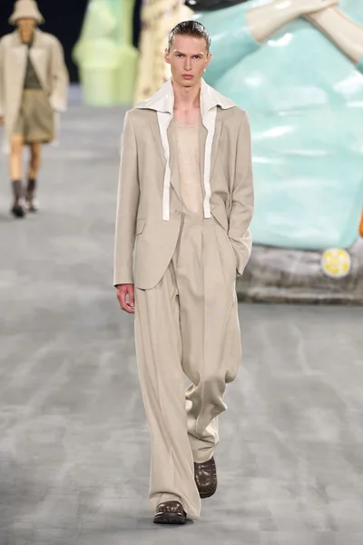 Look 46